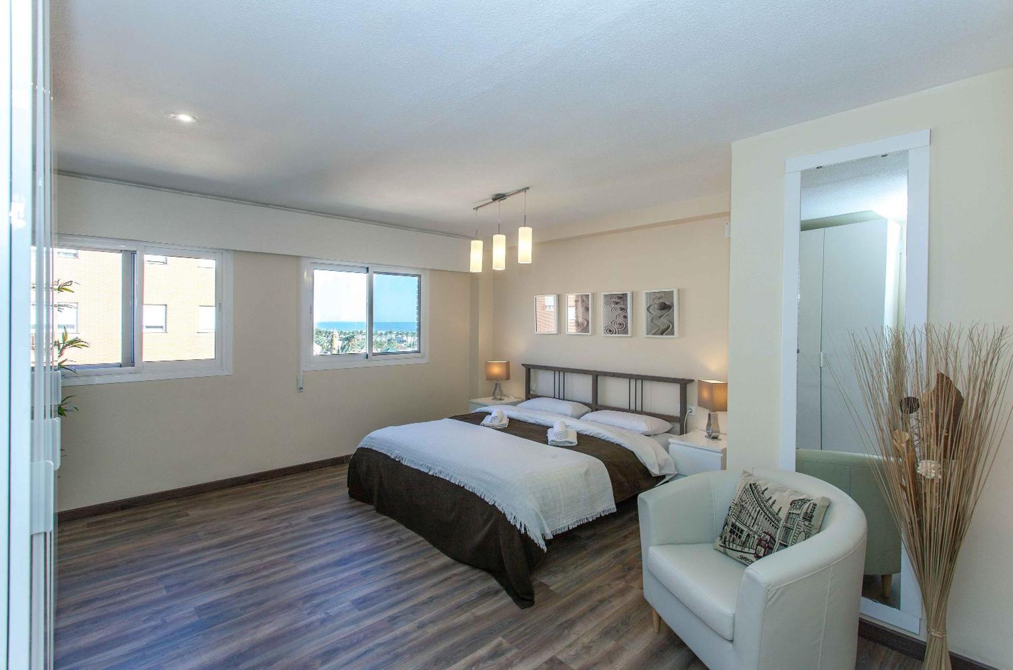 Apartment Malvarrosa Beach Cavite Валенсия Экстерьер фото